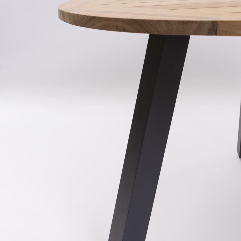 atlantic 120 outdoor dining table - anthracite leg detail