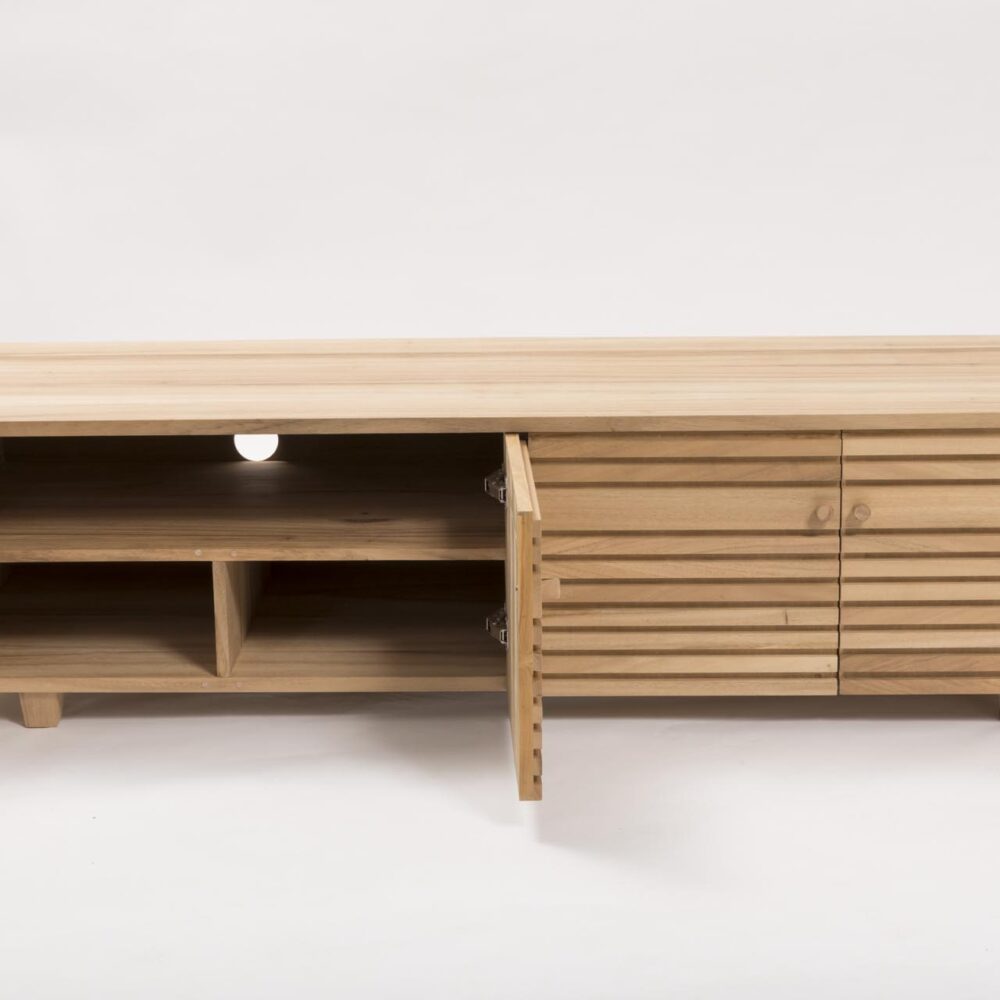 chameleon low unit 150cm - doors open