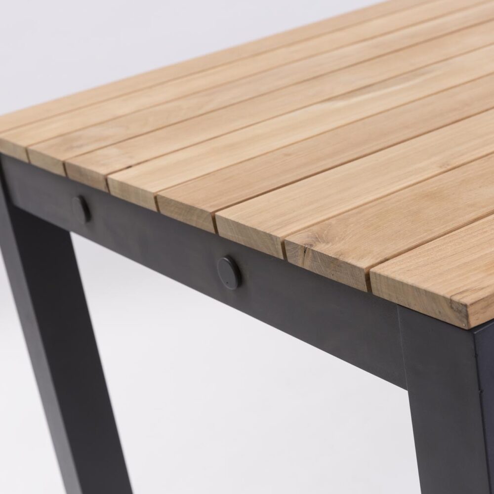 reclaim outdoor dining table - anthracite / teak - detail