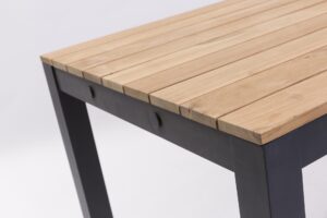 reclaim outdoor dining table - anthracite / teak - detail