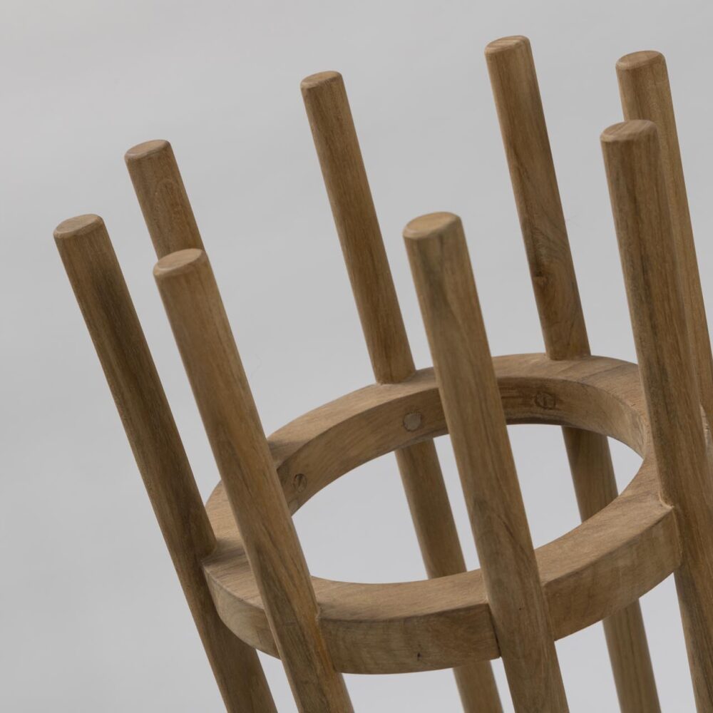 spindle wooden floor lamp - detail
