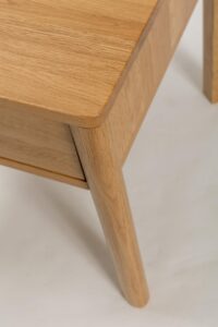 guest oak bedside table - top and leg detail