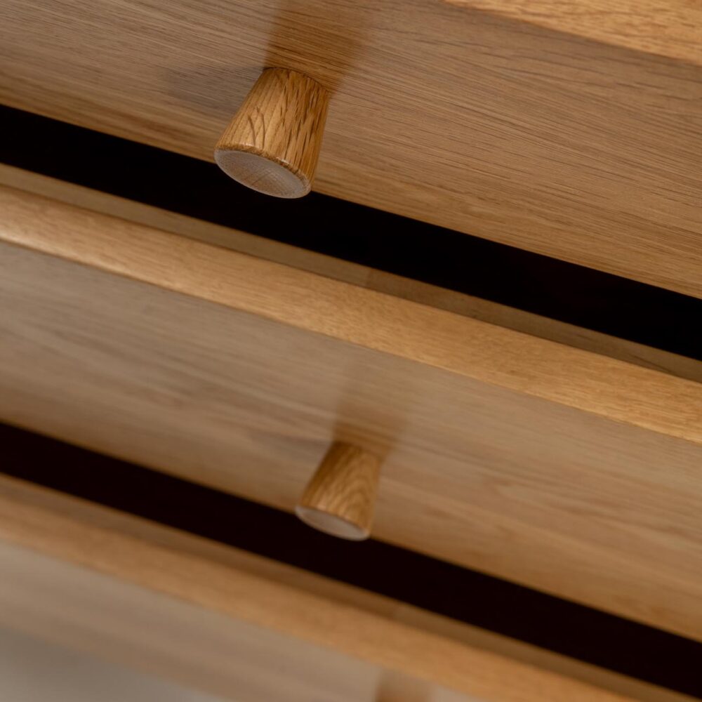 guest oak chest of drawers - drawer detail