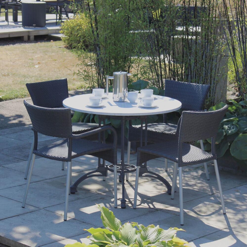 pigalle large anthracite base with carrara 90cm top and rollo chairs slate