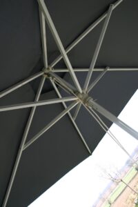 deluxe aluminium parasol - black - frame details