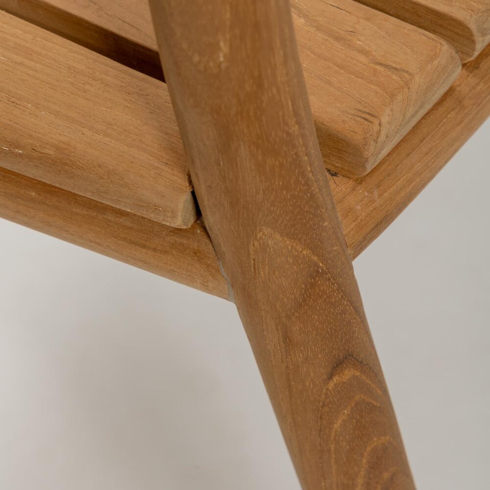 dessau outdoor dining armchair - teak - leg detail
