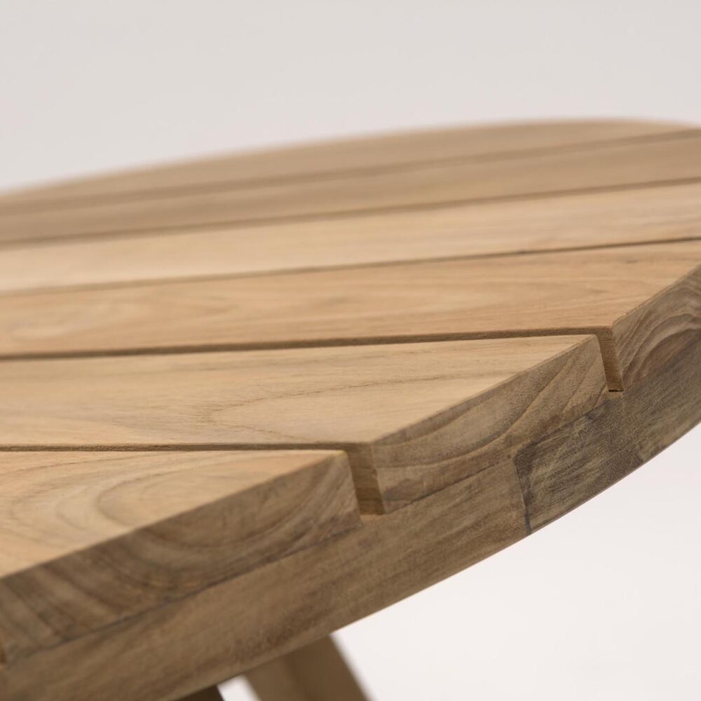kinsale outdoor coffee table - round outdoor coffee table in solid teak - slatted top detail