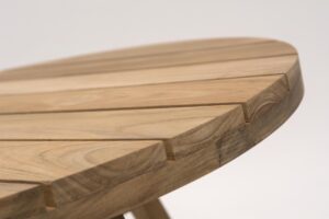 kinsale outdoor coffee table - round outdoor coffee table in solid teak - slatted top detail