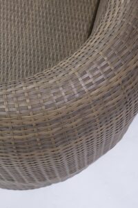 tubby outdoor seating - back curve detail - synthetic summergrass peel