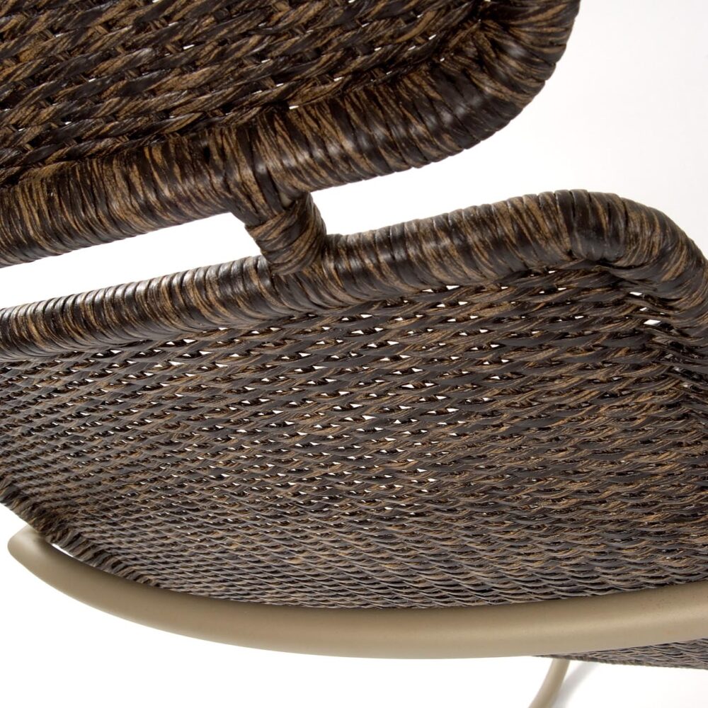 curve plus easy chair - details of the weave and headrest
