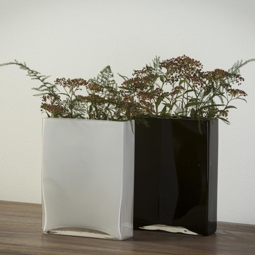 portofino rectangular vases - black & white - mood
