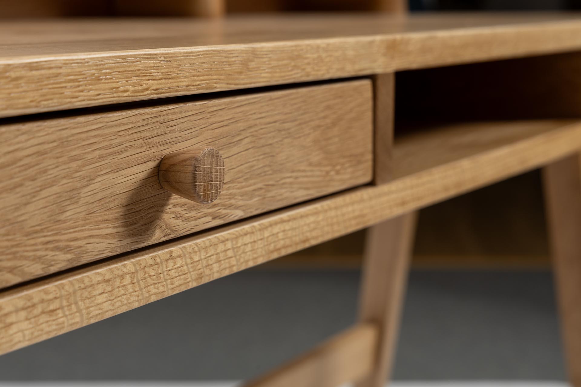 pelican desk - drawer detail
