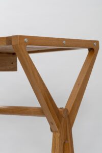 totem wall mounted rail with top shelf - oak, detail