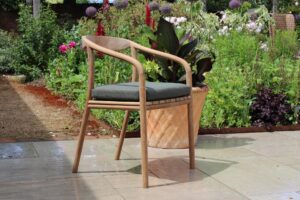 dessau outdoor teak dining chair with pad - mood